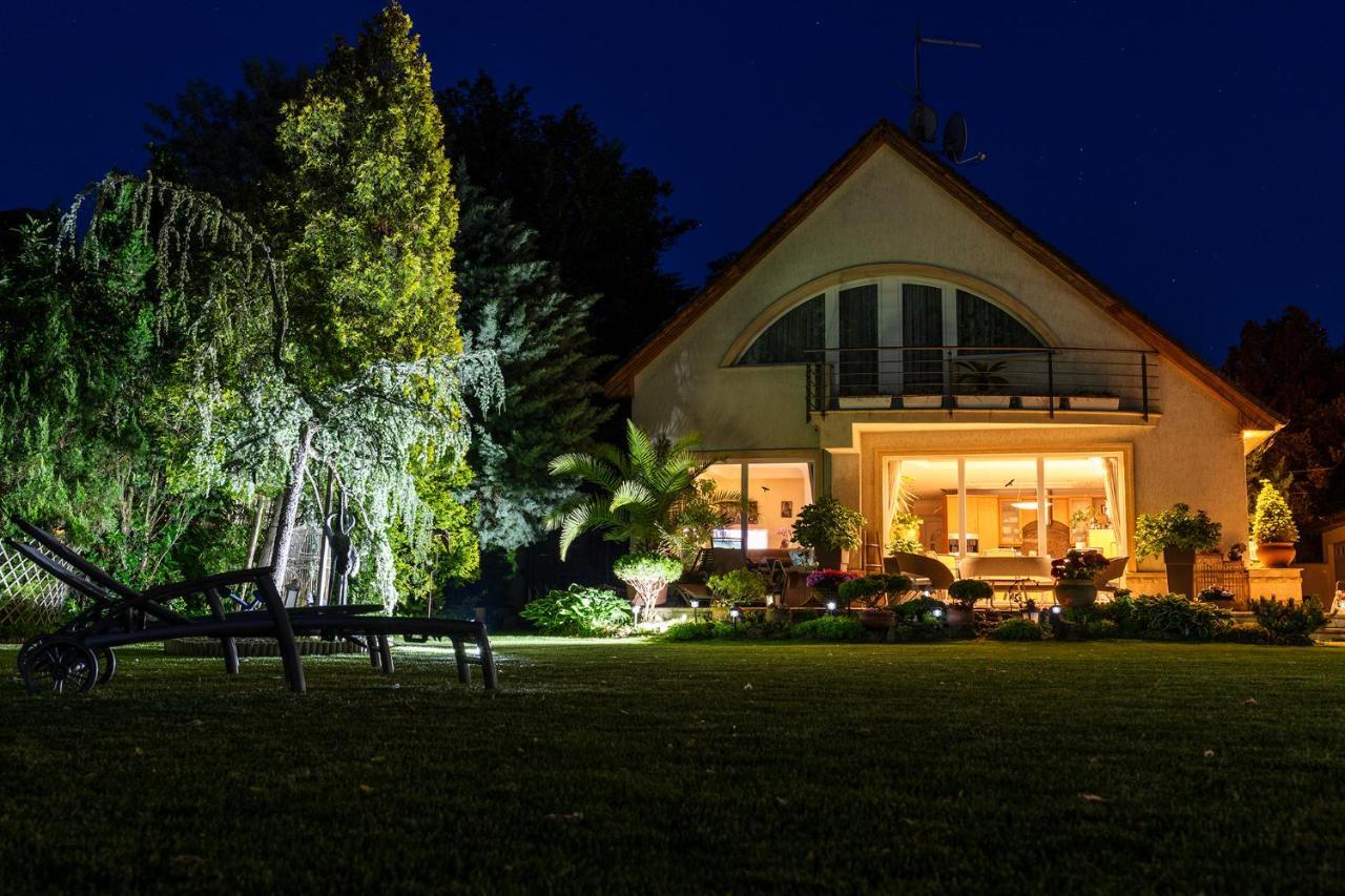 Villa Viktoria House Balatonszarszo Exterior foto